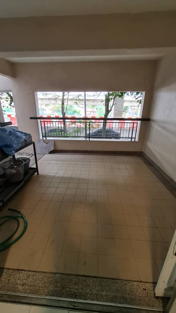 GRoUNd FLoOR SeRi MaYa PaRTLy FuRNiSHED