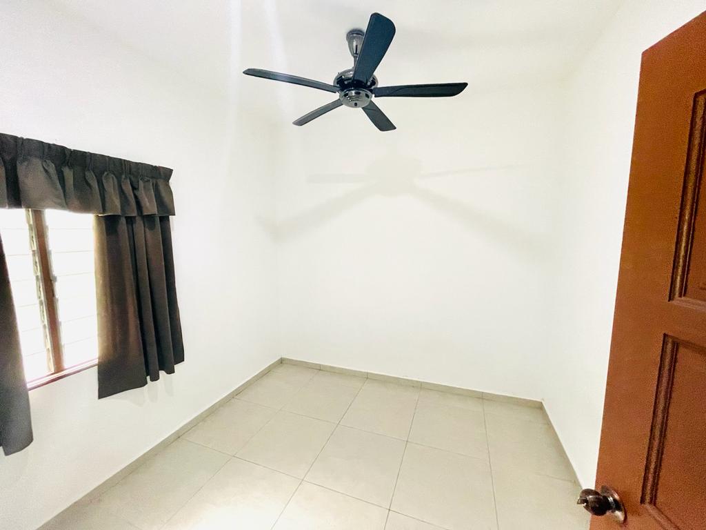 RuMaH SetingKaT 2 BiLiK SeGambUT KuaLa LuMPuR - photo 5