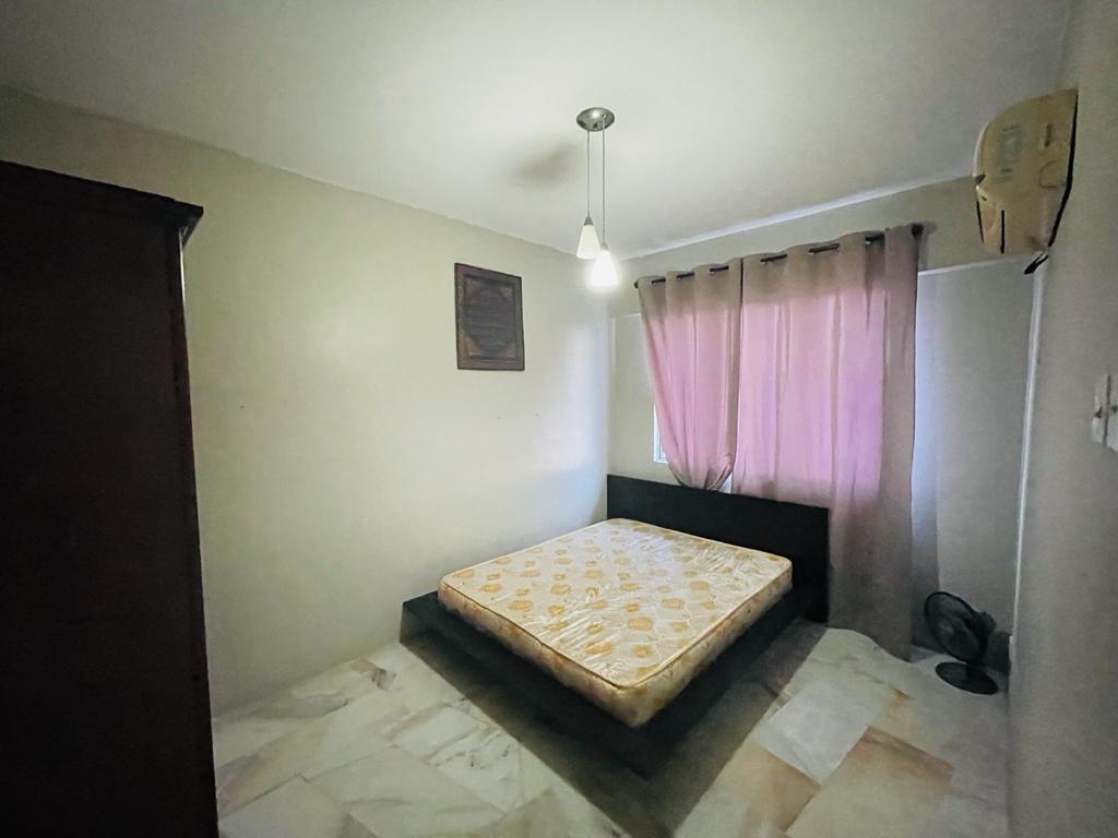 GuRNey HeiGhT PaRtLy FurNiSheD CLoSe To LRT - photo 4
