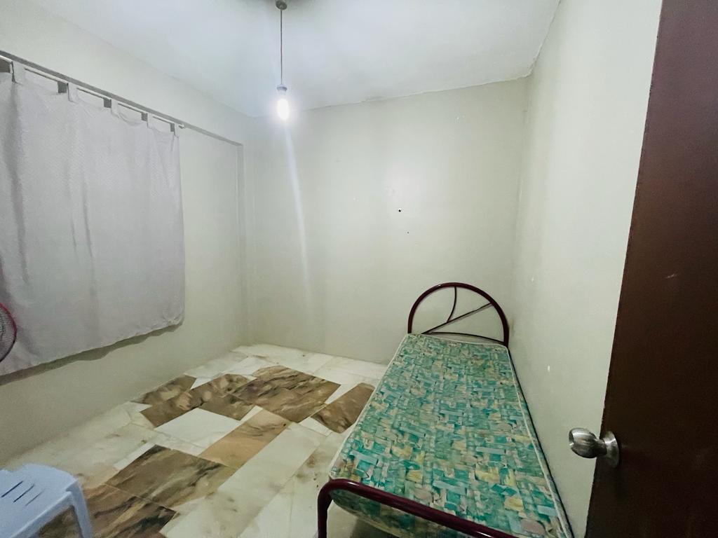 GuRNey HeiGhT PaRtLy FurNiSheD CLoSe To LRT - photo 6
