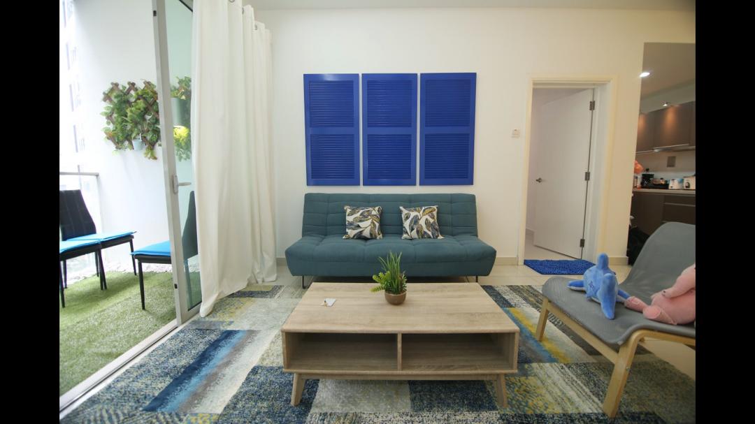 FuLLy FuRNisHeD ReGaLiA SuiTEs NeAr LRT PWTC - photo 3