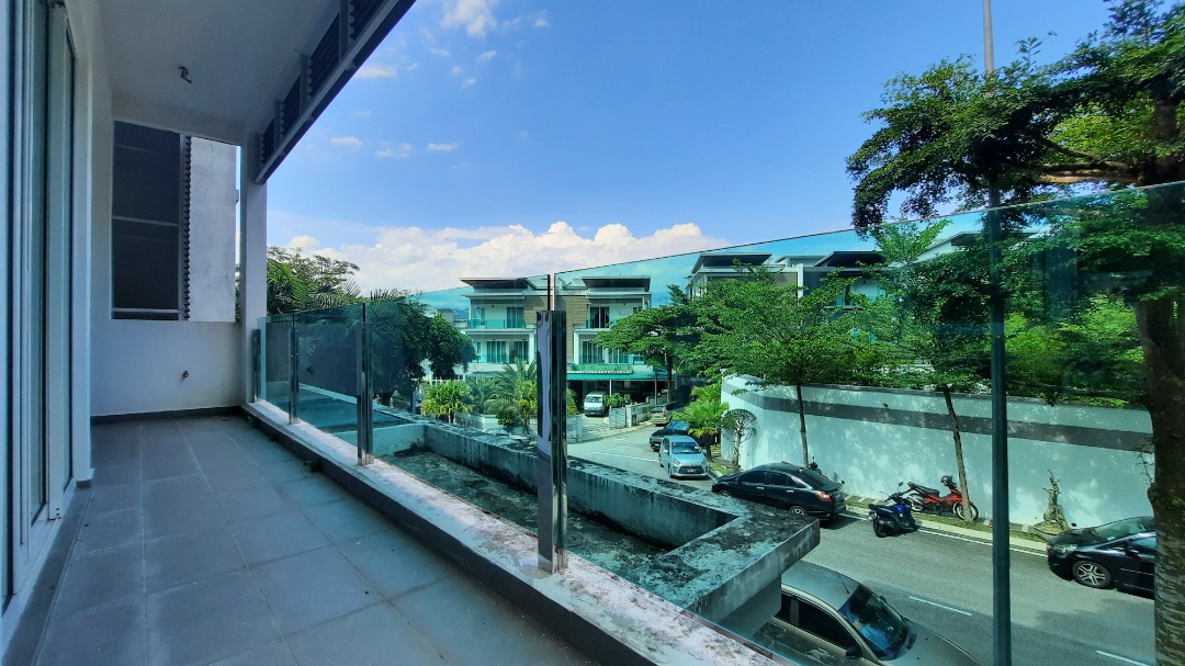 SeMi D BeVeRLy HeiGhT FReEHoLD AmPanG - photo 6