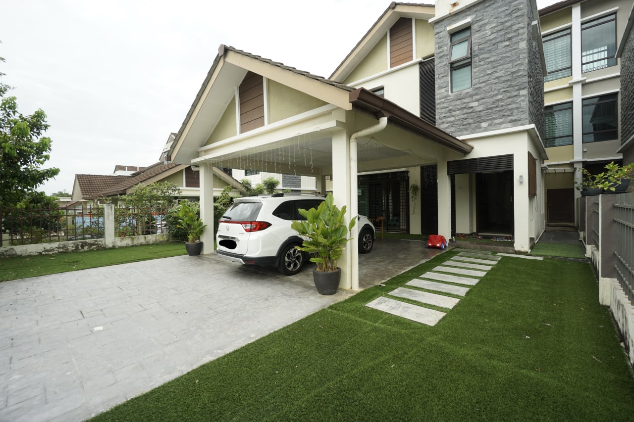 triple storey semi-d Taman Impiana Mekar Bangi