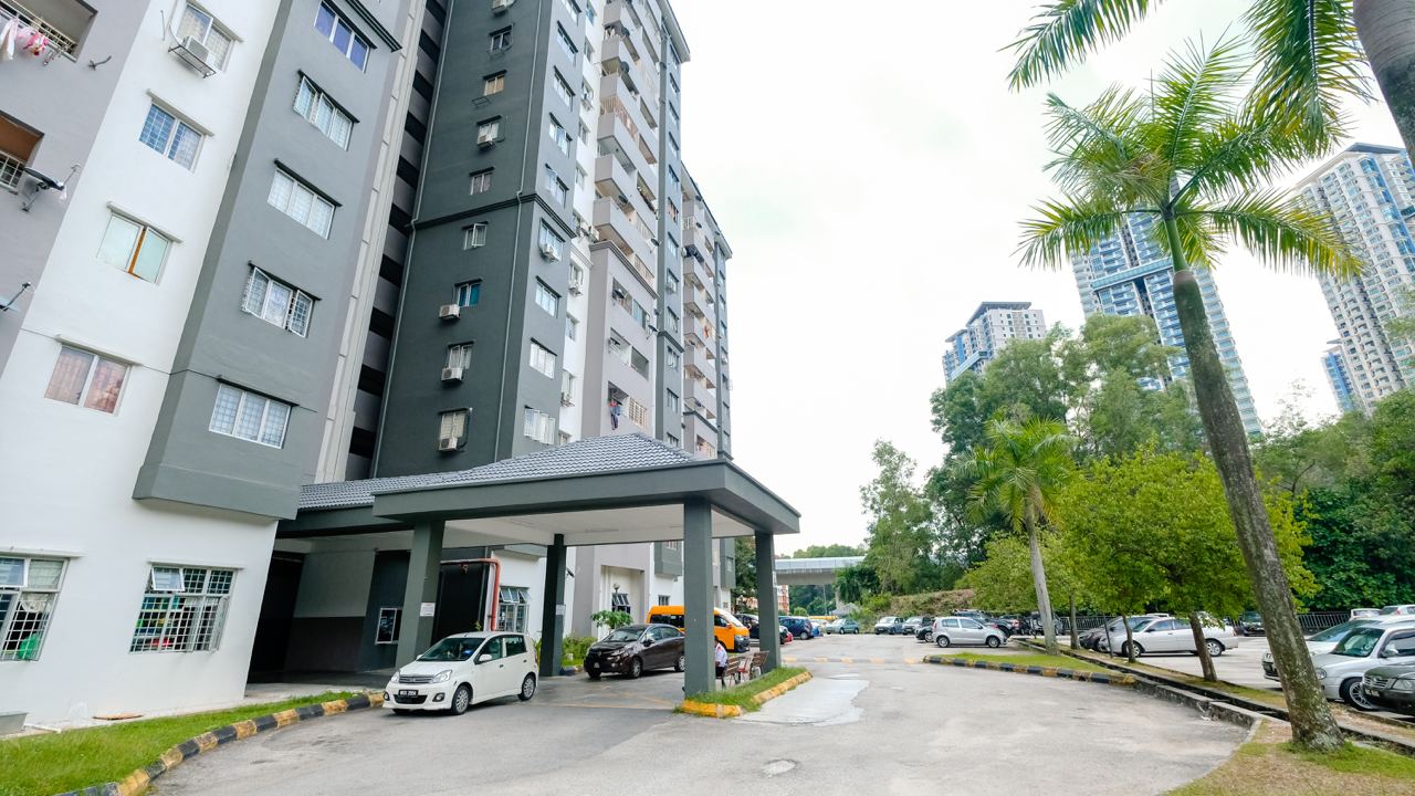 Renovated Level8 SRI TERATAI APART Bandar Kinrara - photo 2