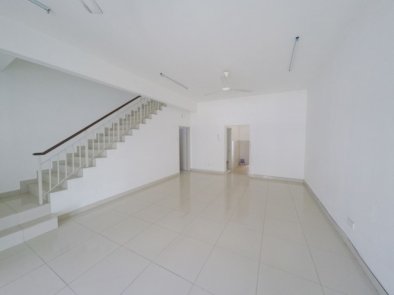 2Sty NON BUMI LOT House BANDAR SAUJANA PUTRA SP3 P - photo 3