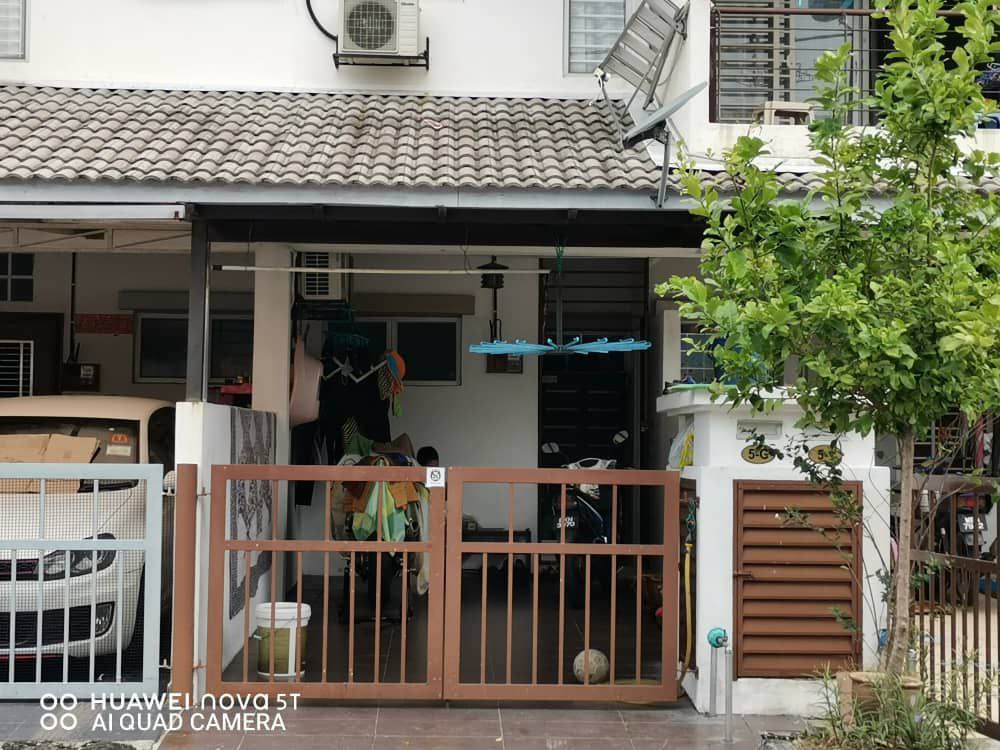 GROND FLOOR RENOVATED TOWN VILLA TMN TASIK Puchong