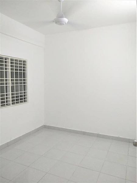 Pangsapuri Kemuning Aman Sek32 Shah Alam - photo 2