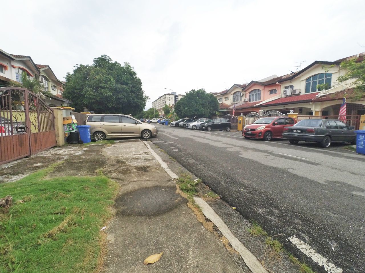 2 Sty Corner Lot Taman Puteri Subang Seksyen U5 - photo 2