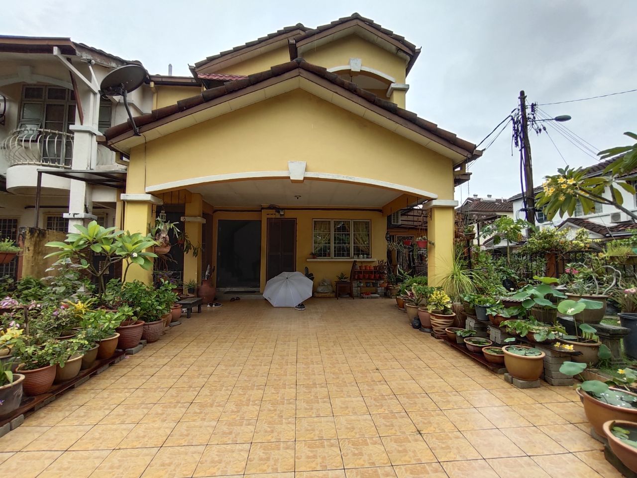 2STOREY END LOT HOUSE USJ 18 Near SUBANG JAYA - photo 1