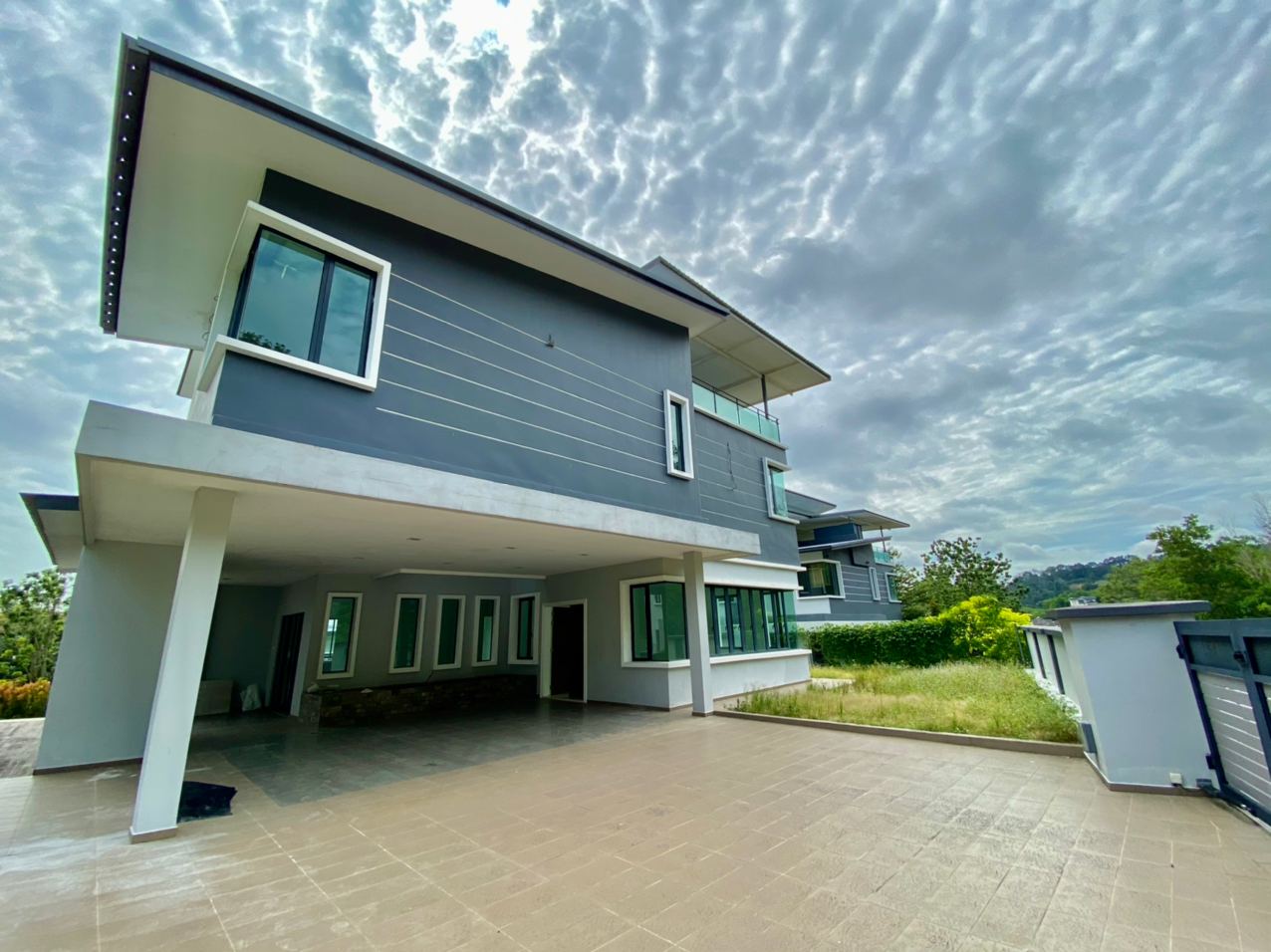 NEW 3 Storey Banglo Monterez Golf Resort Shah Alam - photo 2