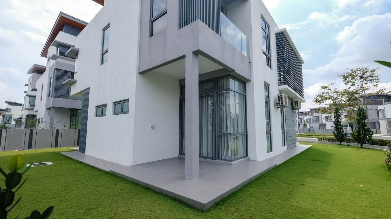 3Sty Bungalow Broadleaf Residence Kota Kemuning - photo 2