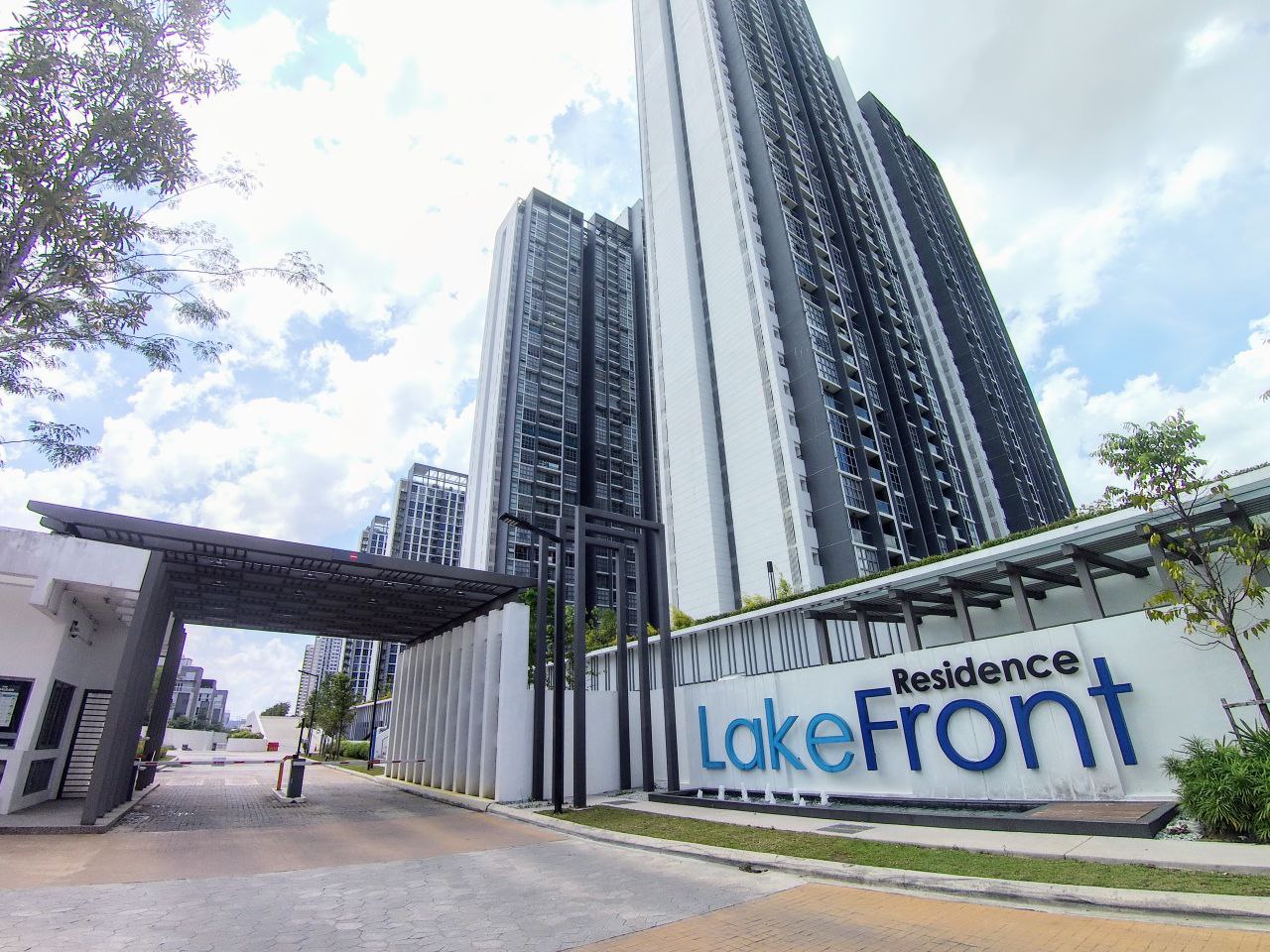 New House Furnished LAKEFRONT RESIDENCE CYBERJAYA