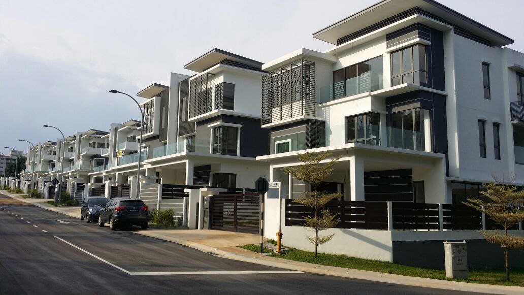 Bukit Serdang BRAND NEW 3 Storey SemiD FREEHOLD