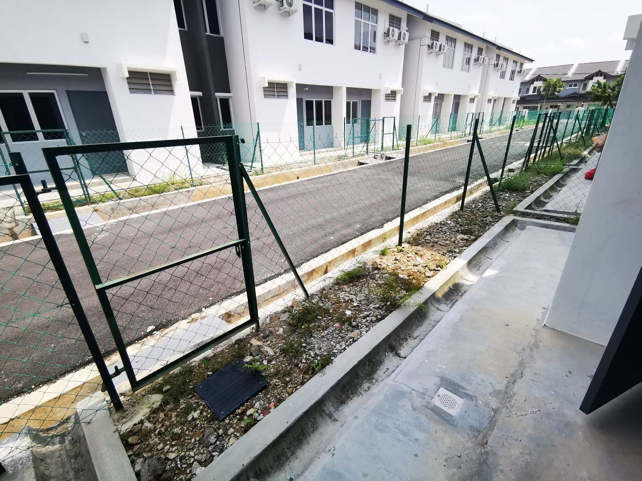 FACING FIELD 2Sty House Sungai Keramat Klang Utama - photo 2