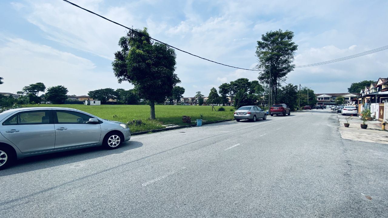 FACING FIELD 2Sty House Sungai Keramat Klang Utama - photo 6