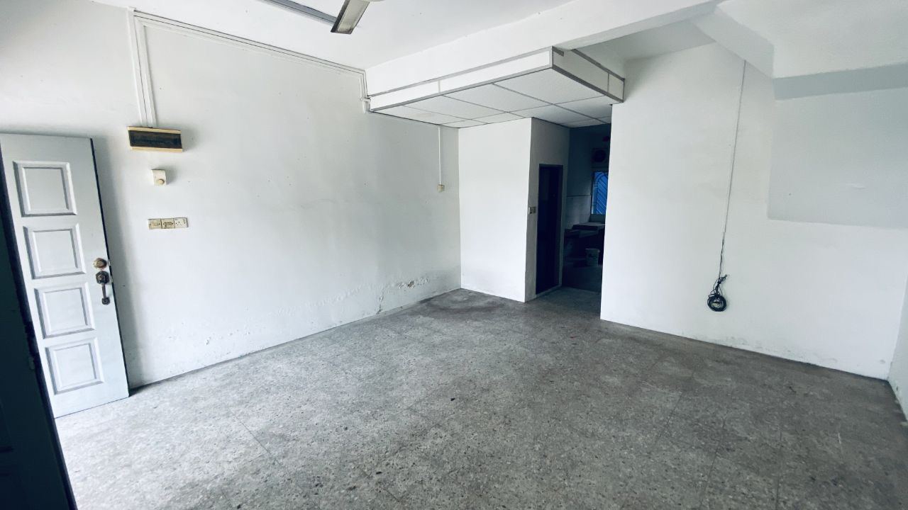 FACING FIELD 2Sty House Sungai Keramat Klang Utama - photo 7