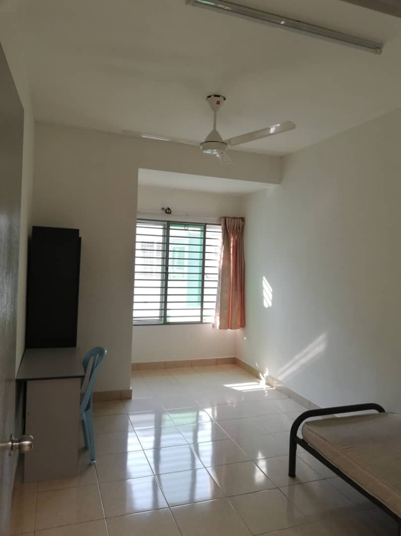 Basic NON BUMI Double Storey Taman Emas Dengkil - photo 2