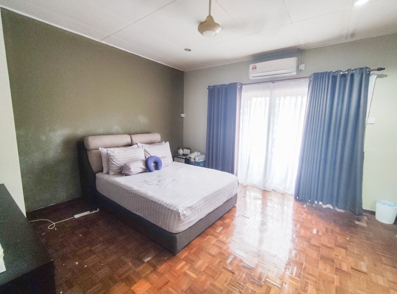 BIG UNIT Double Storey House Saujana Puchong SP10 - photo 7