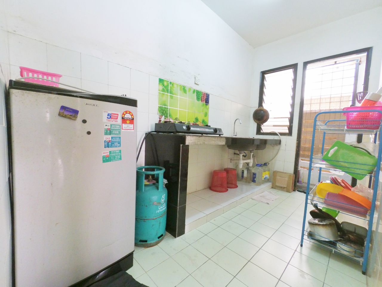 FULLY FURNISHED Shop Apartmnt Pusat Komersial Sek7 - photo 3