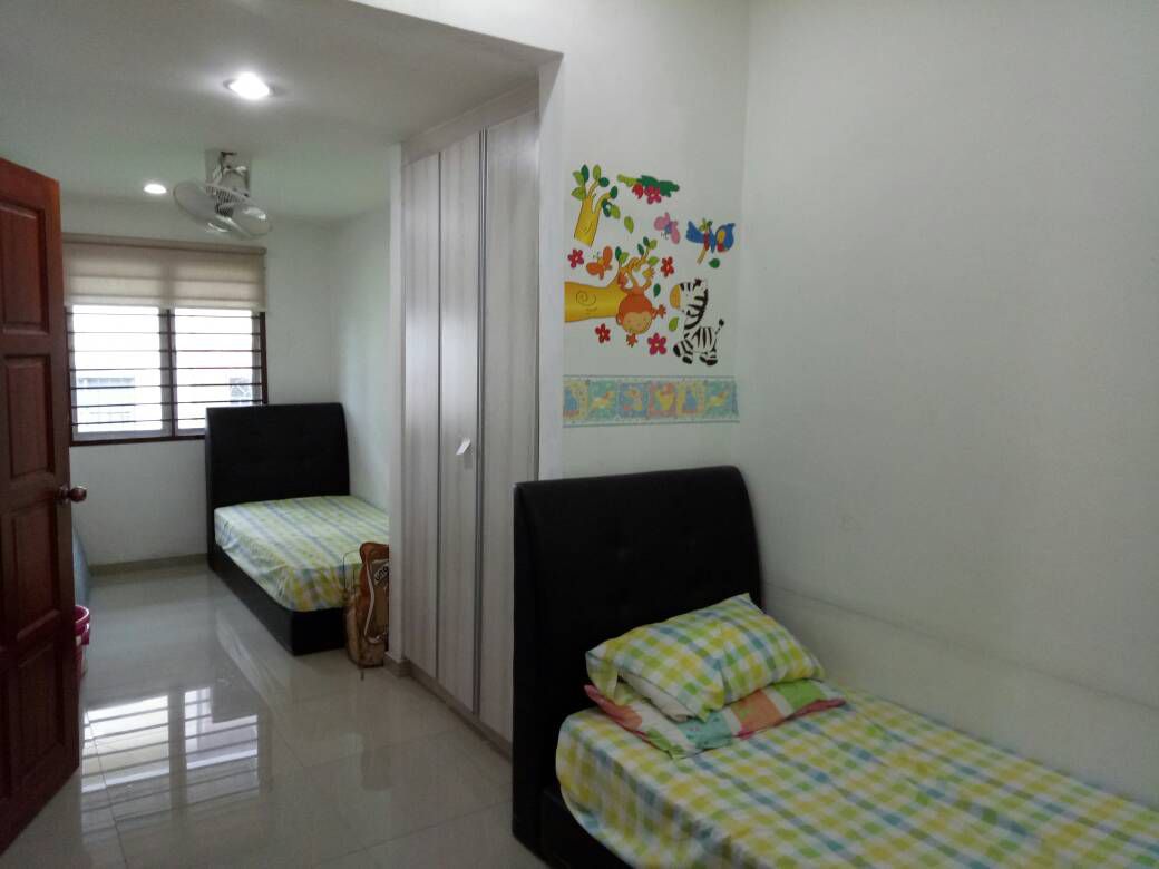 CORNER LOT Double Storey House Tmn Lestari Putra - photo 11