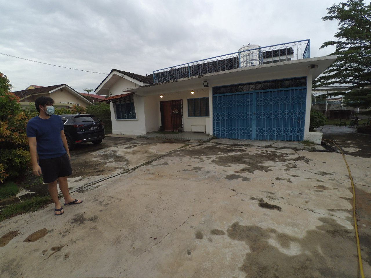 BUNGALOW WITH MODERN DESIGN TAMAN MELAWIS - photo 1