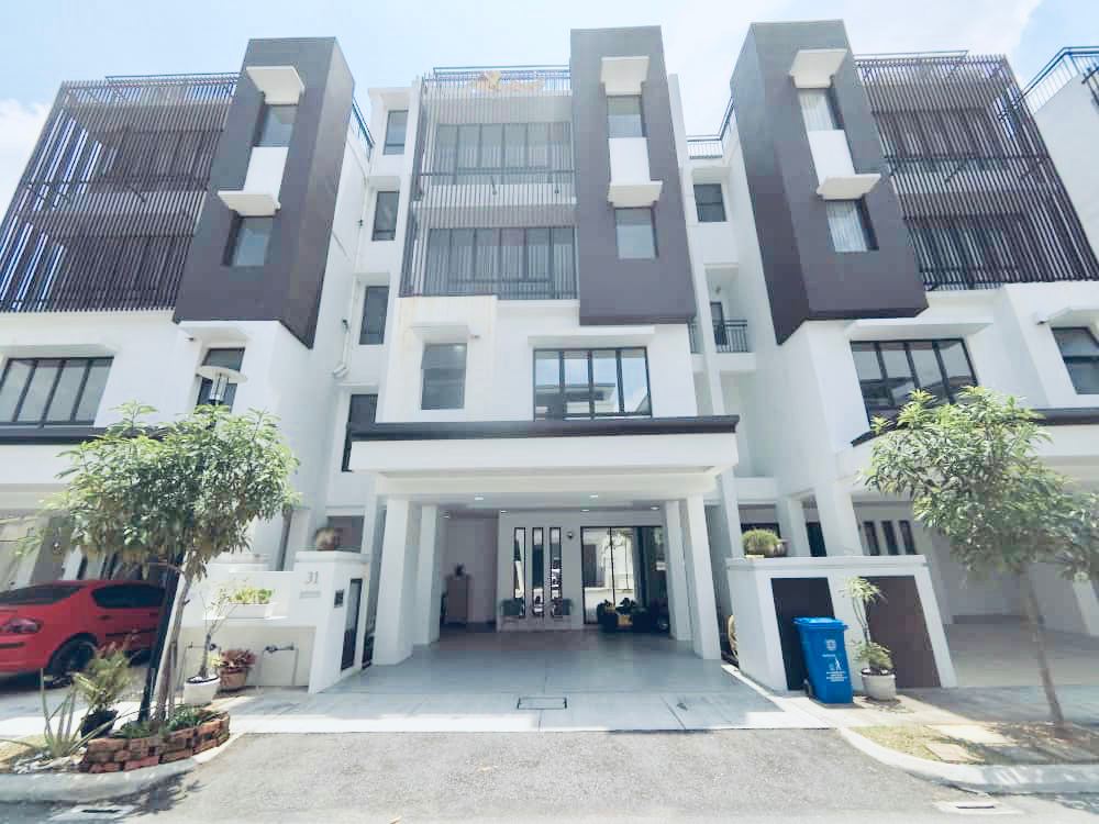 RENOVATED FULLY FURNISH TOWNHOUSE Cahaya SPK SekU9