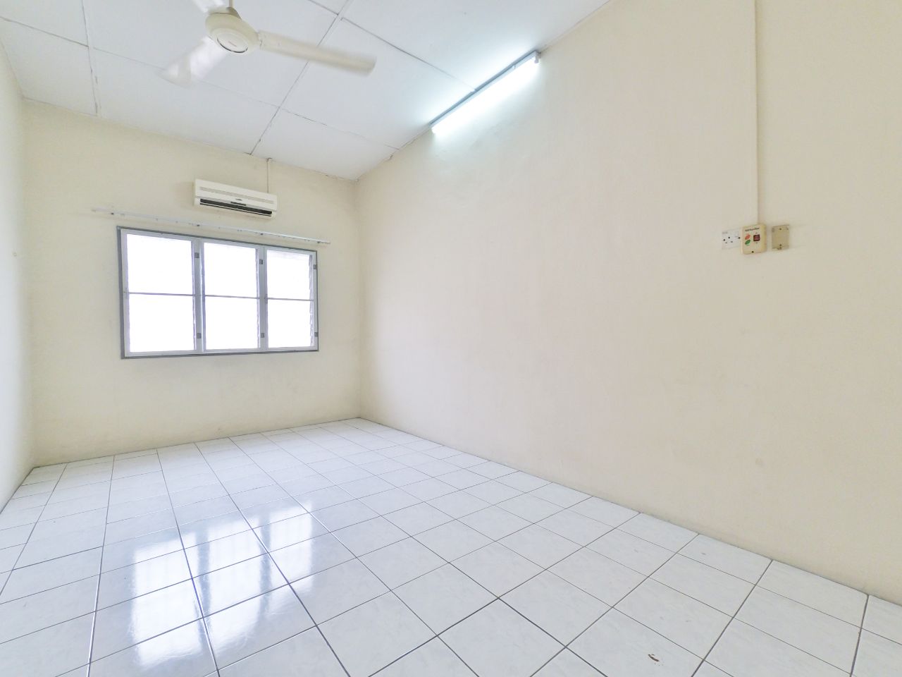RENOVATED Double Storey Taman Bayu Perdana Klang - photo 9