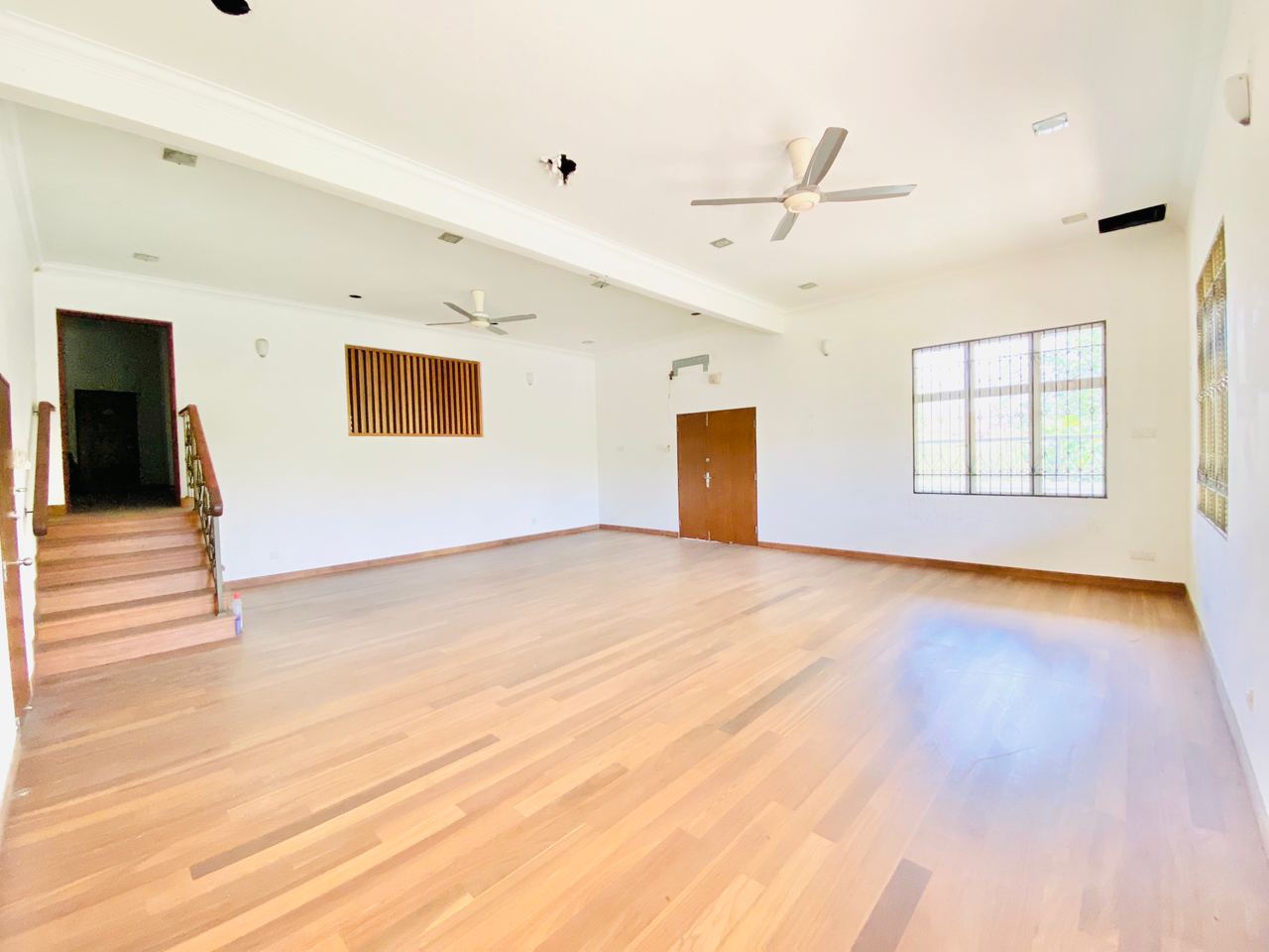 TANAH LUAS BUNGALOW Jalan Platinum Seksyen 7 - photo 2