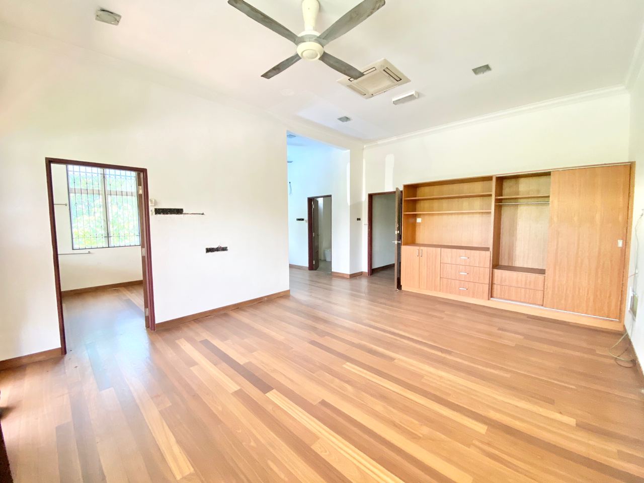 TANAH LUAS BUNGALOW Jalan Platinum Seksyen 7 - photo 9