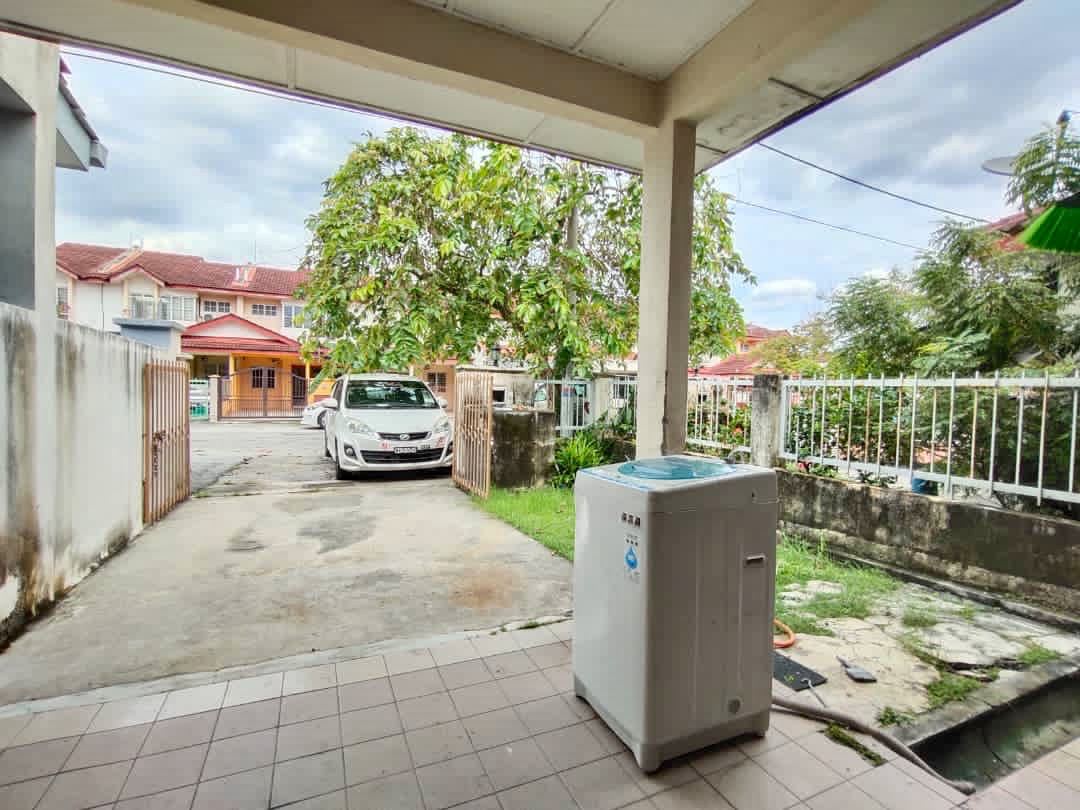 Non Bumi FREEHOLD Double Sty  House Puchong Utama - photo 4