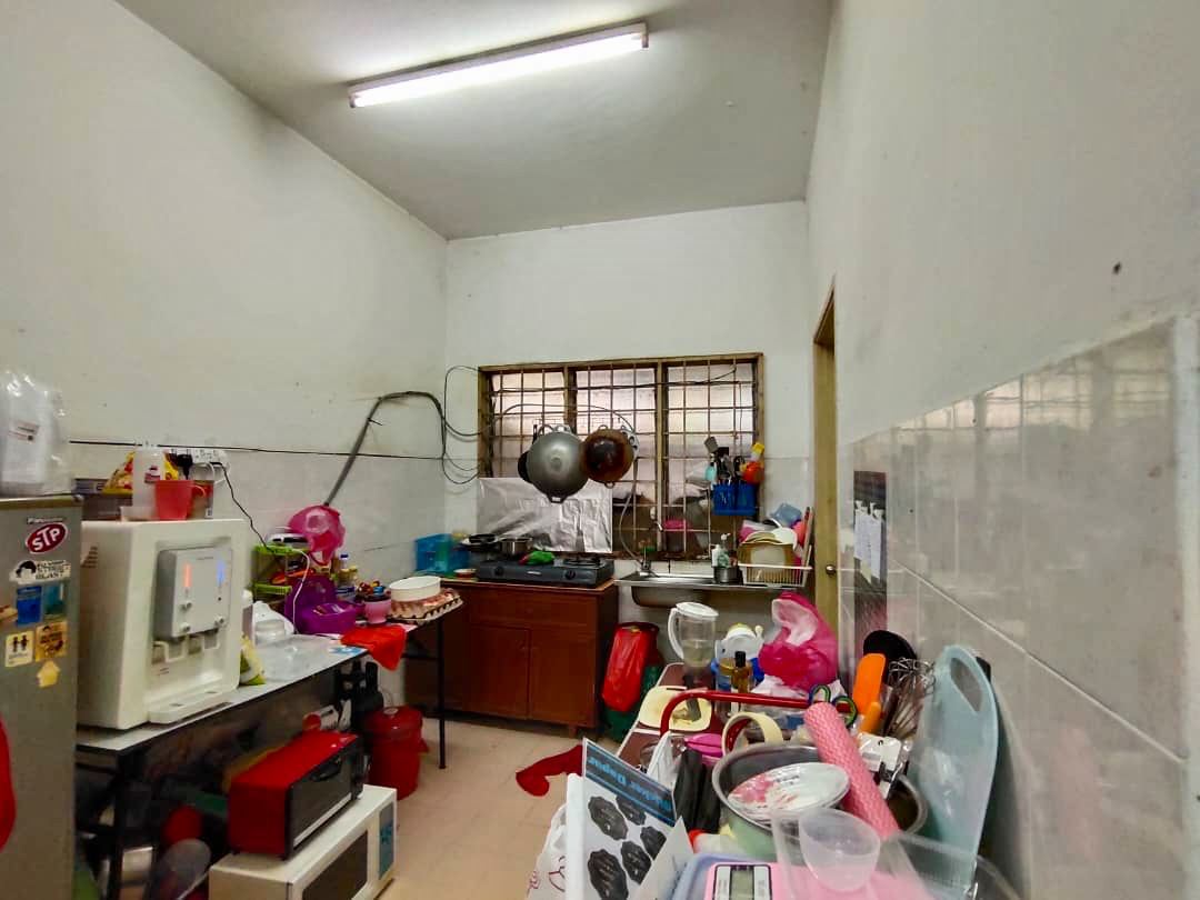 Non Bumi FREEHOLD Double Sty  House Puchong Utama - photo 7