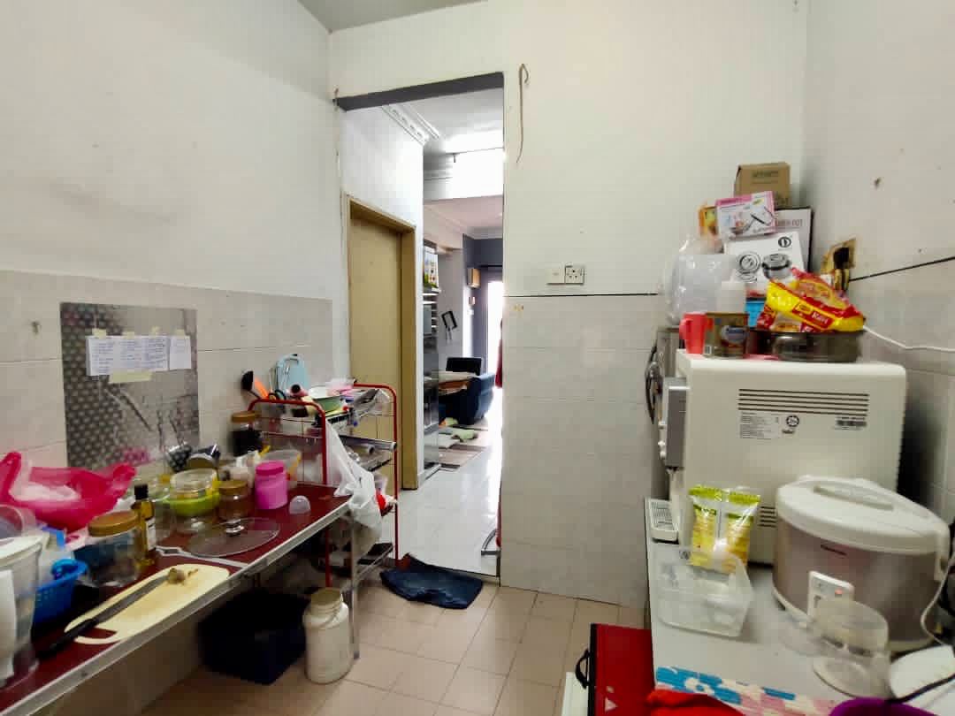 Non Bumi FREEHOLD Double Sty  House Puchong Utama - photo 8