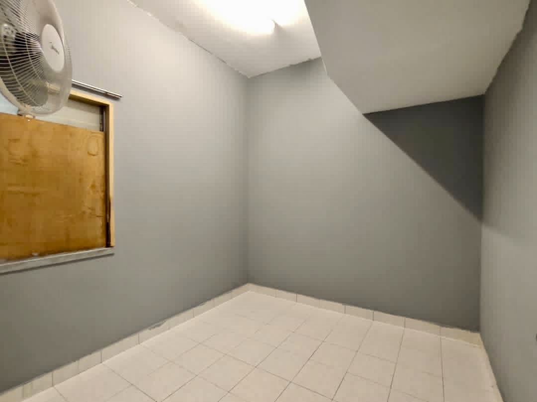 Non Bumi FREEHOLD Double Sty  House Puchong Utama - photo 9