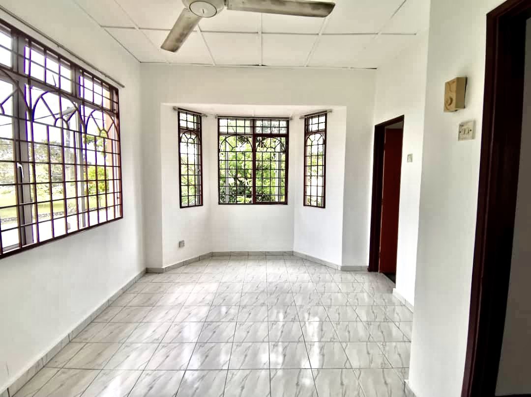 HUGELAND CORNER SEMID 2 STOREY HOUSE PUTRA PERDANA - photo 2