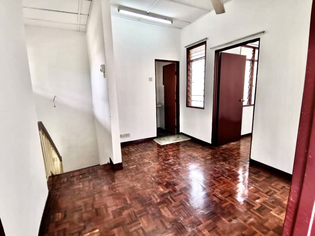 HUGELAND CORNER SEMID 2 STOREY HOUSE PUTRA PERDANA - photo 7