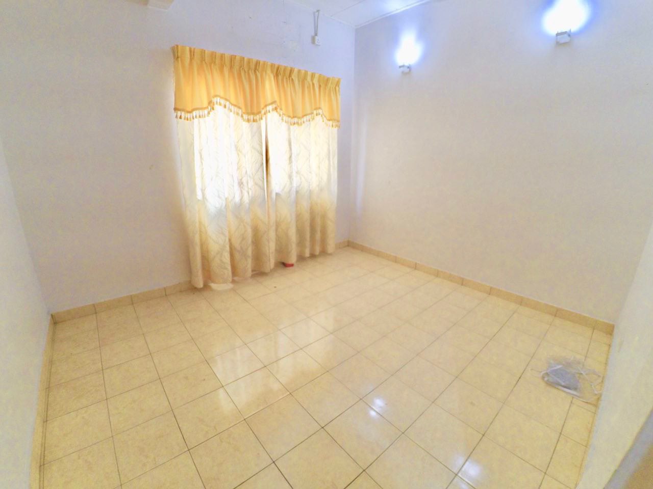 ENDLOT RENOVATED 1Sty House Bandar Bukit Raja - photo 2