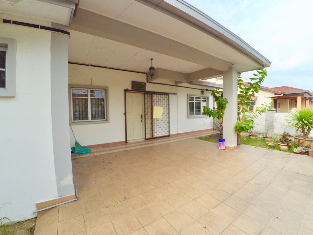 ENDLOT RENOVATED 1Sty House Bandar Bukit Raja - photo 5