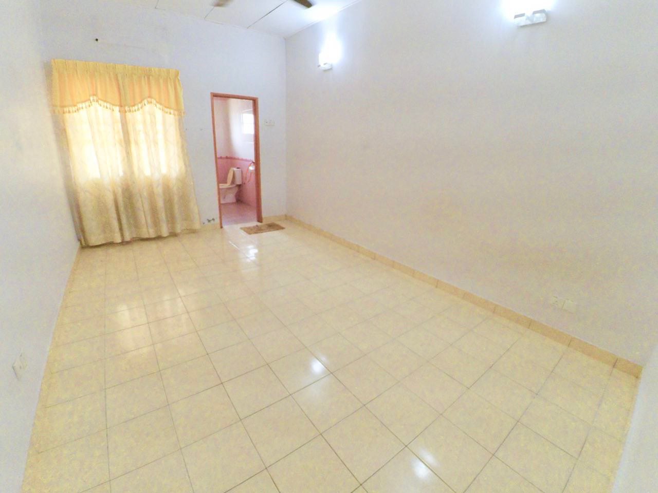 ENDLOT RENOVATED 1Sty House Bandar Bukit Raja - photo 6