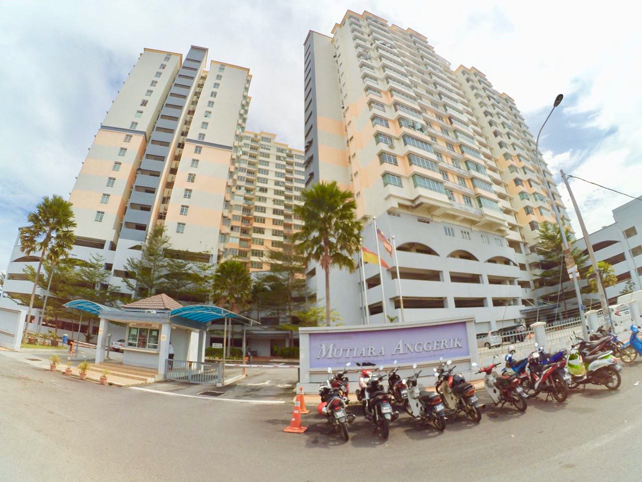 CONER LOT Mutiara Anggerik  Apartment Seksyen15 - photo 1