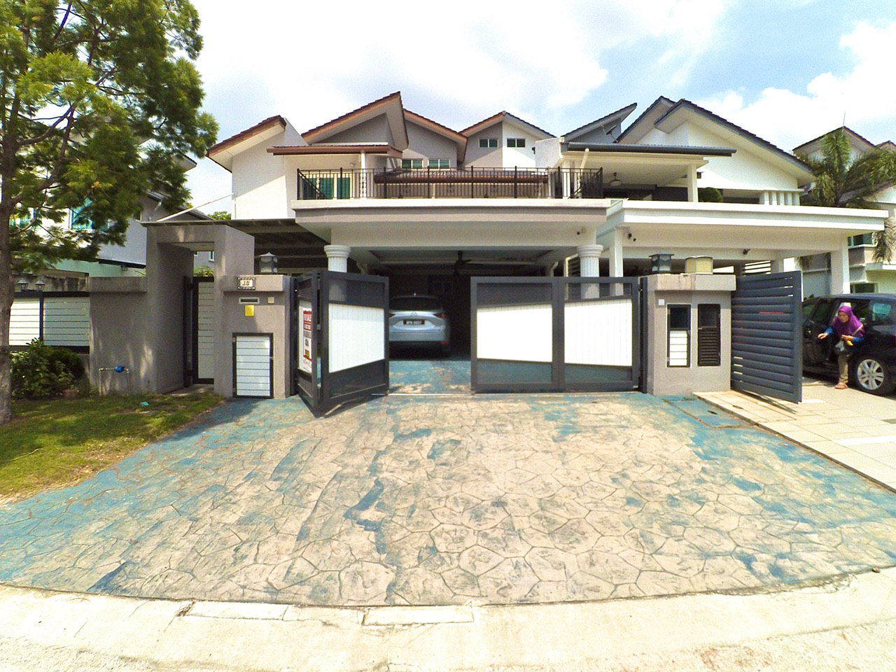 Renovated TRIPLE Sty SemiD Kristal Court Seksyen 7