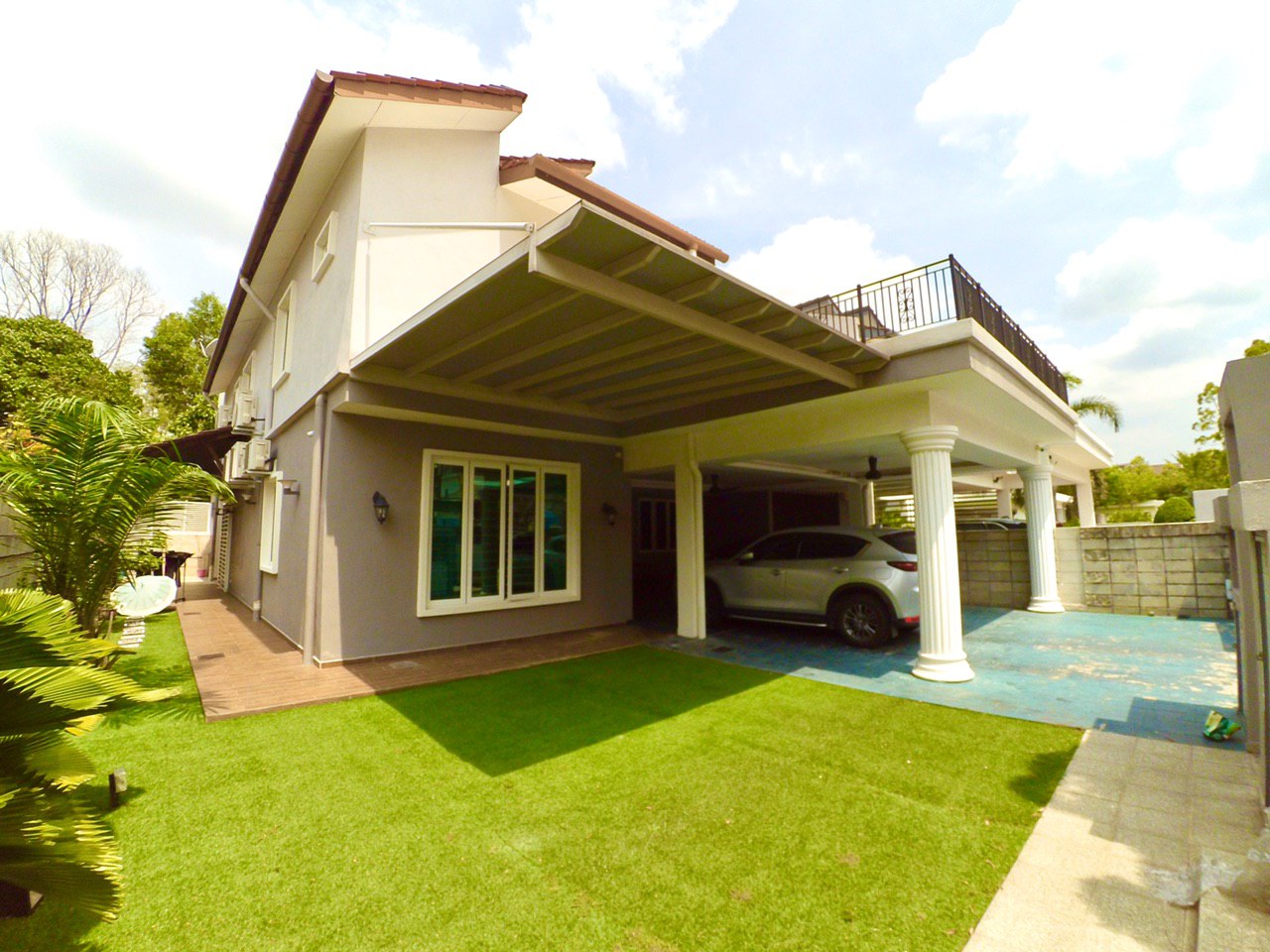 Renovated TRIPLE Sty SemiD Kristal Court Seksyen 7 - photo 2
