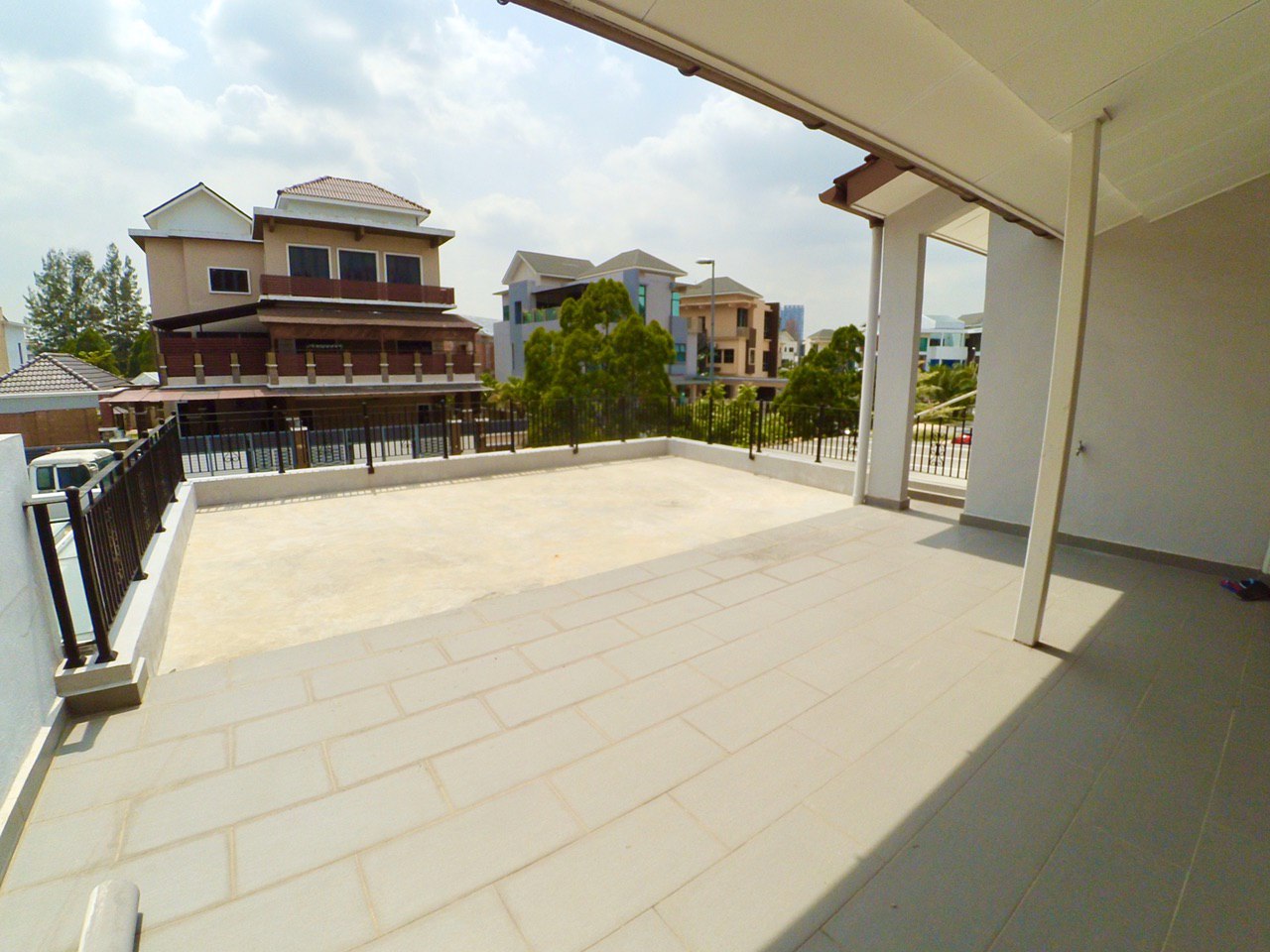 Renovated TRIPLE Sty SemiD Kristal Court Seksyen 7 - photo 10
