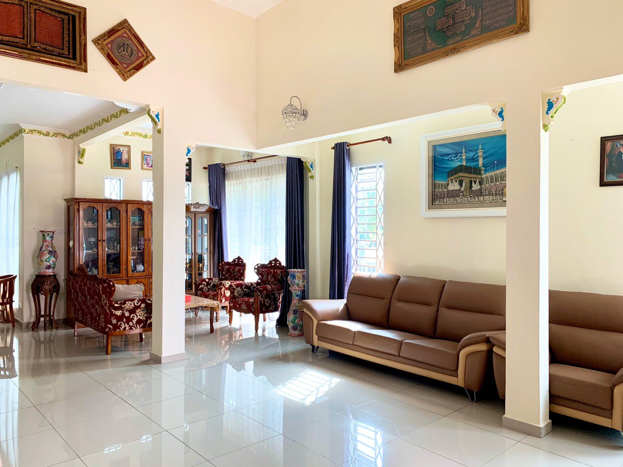 CONER LOT TripleStorey House Pool Villa Seksyen30 - photo 3