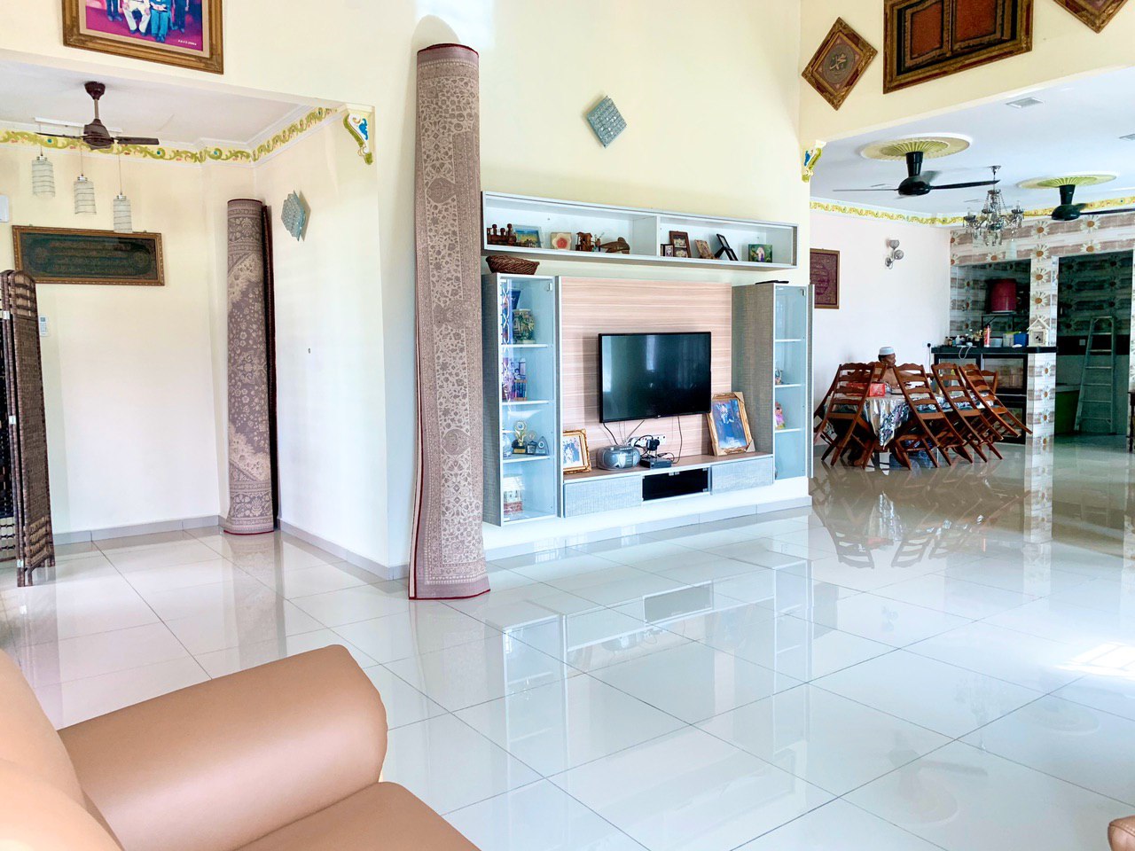 CONER LOT TripleStorey House Pool Villa Seksyen30 - photo 4
