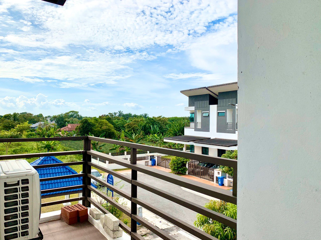 CONER LOT TripleStorey House Pool Villa Seksyen30 - photo 11