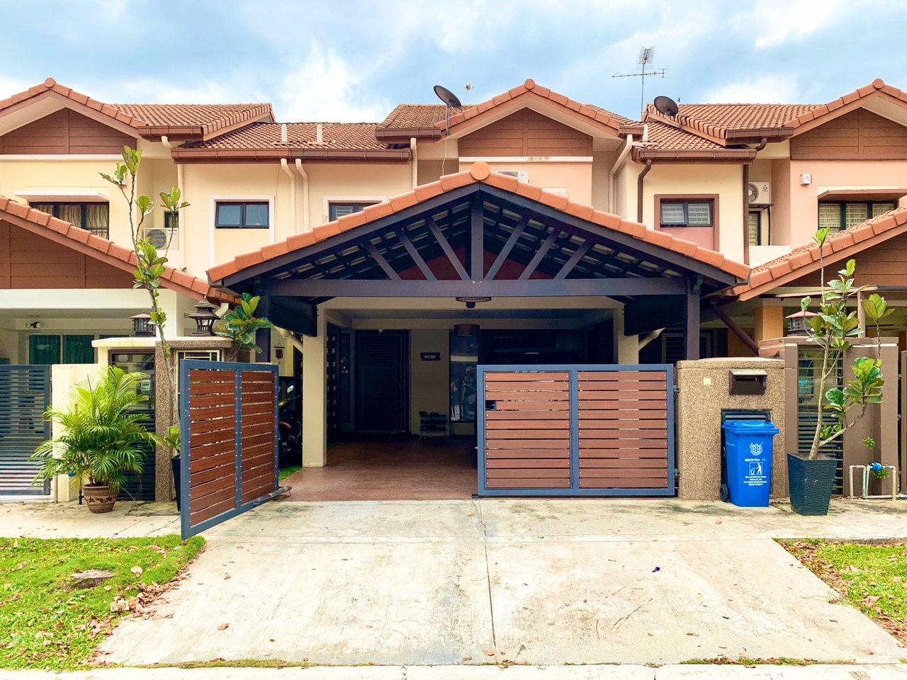 RUMAH CANTIK BUMI LOT  Double Storey Cahaya SPK - photo 1