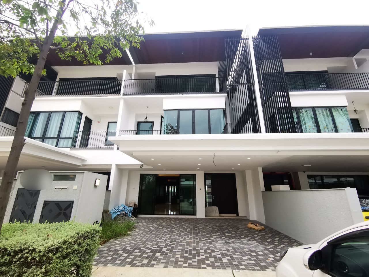 3 Storey Duta Villa  Setia Alam - photo 2