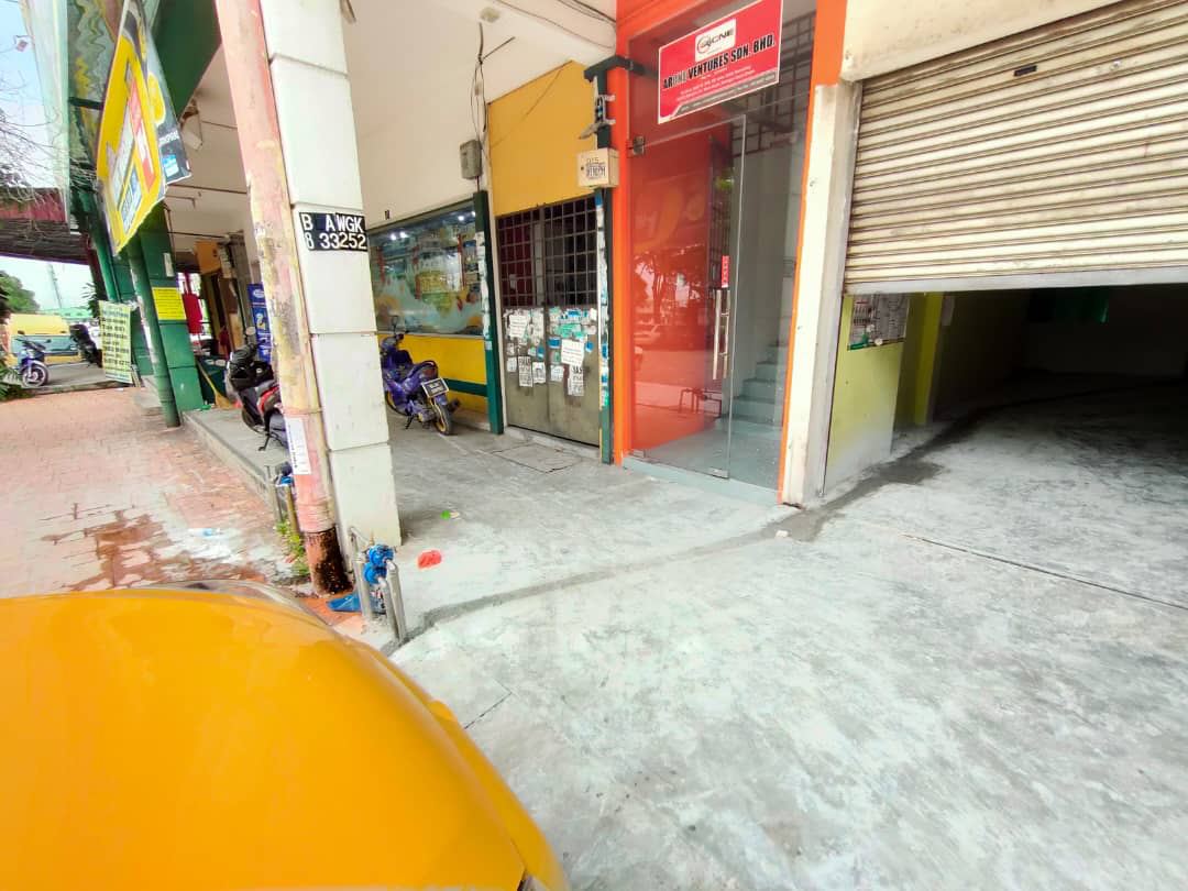 Shoplot Facing Main Road Jalan Bukit Kemuning - photo 2