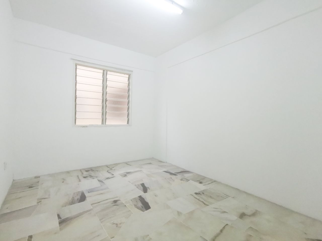 LEVEL 4 APARTMENT PKNS SEKSYEN 7 SHAH ALAM - photo 2