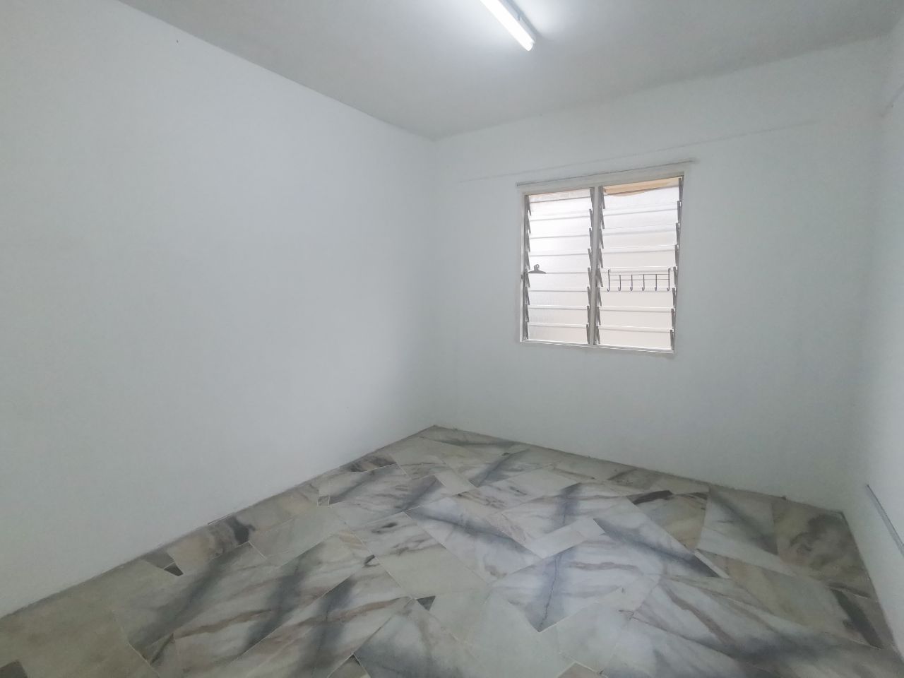 LEVEL 4 APARTMENT PKNS SEKSYEN 7 SHAH ALAM - photo 3